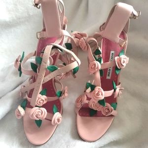 ❤️LIKE NEW❤️ Manolo Blahnik Rose pink stilettos